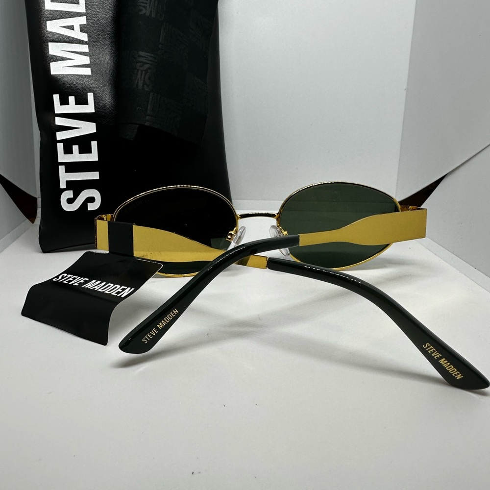Steve Madden Gold Frame Sunglasses. Green Accents. New - Picture 6 of 7